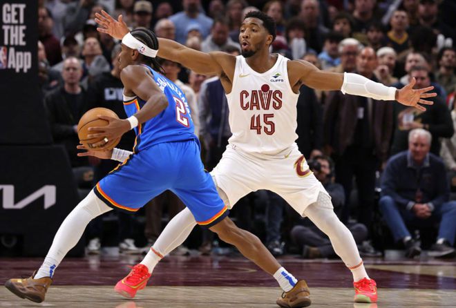 NBA 季后赛分区半决赛：夺冠热门原形毕露，黑马球星强势崛起