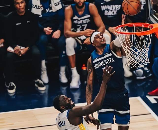 NBA 季后赛森林狼客场逆转勇士，2-1 领先夺回主场优势