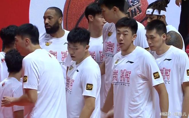 中国U19男篮四连胜！杨溢领衔击败新西兰国青队，广东队新星闪耀