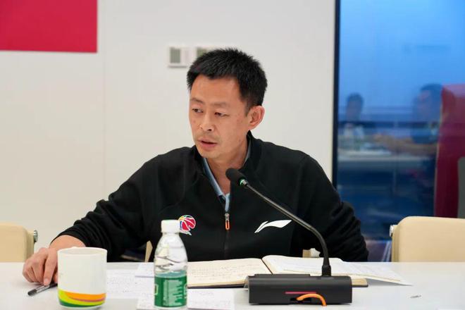 CBA半决赛和总决赛引入6名外籍裁判 国际篮联讲师现场指导确保公平公正