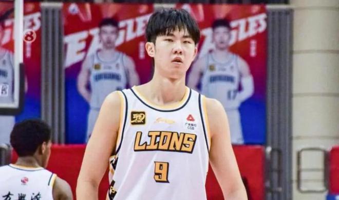 CBA篮板痴汉吴骁：场均0.7分6.3板，带伤助广厦晋级半决赛