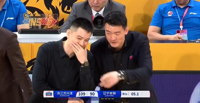 韩德君复出许钟豪出战，欧洲裁判狠抓细节，广厦主场大胜辽宁打响半决赛