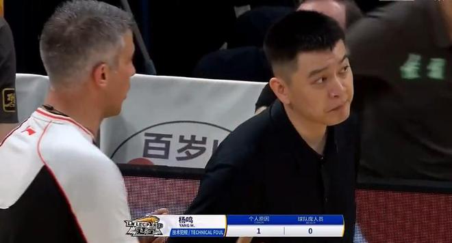韩德君复出许钟豪出战，欧洲裁判狠抓细节，广厦主场大胜辽宁打响半决赛