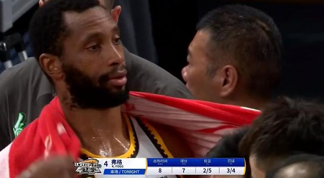 韩德君复出许钟豪出战，欧洲裁判狠抓细节，广厦主场大胜辽宁打响半决赛