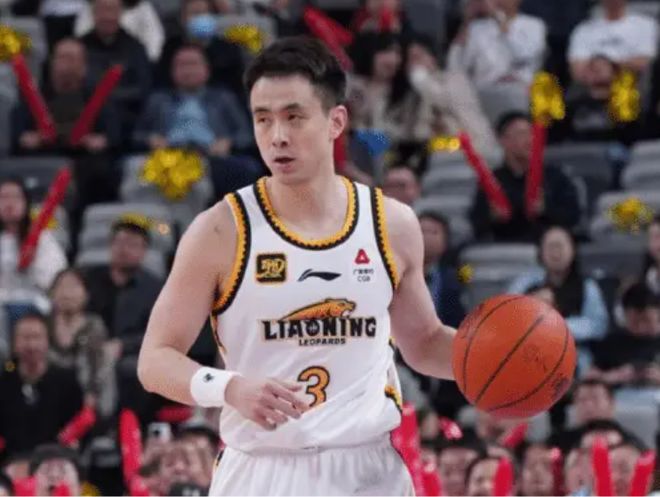 CBA季后赛半决赛辽宁0-1落后广厦，弗格状态回暖但付豪张镇麟表现低迷
