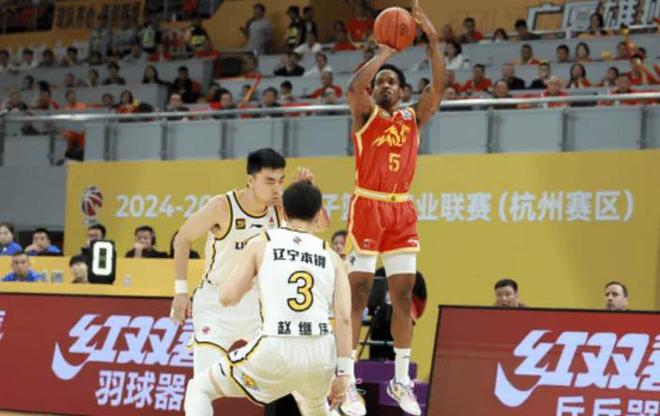 CBA季后赛半决赛辽宁0-1落后广厦，弗格状态回暖但付豪张镇麟表现低迷