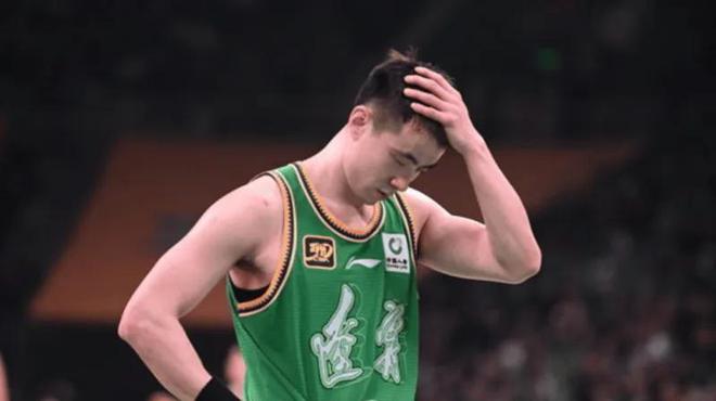 CBA季后赛半决赛G1：广厦109-90大胜辽宁，张镇麟赵继伟低迷成辽宁四大败笔