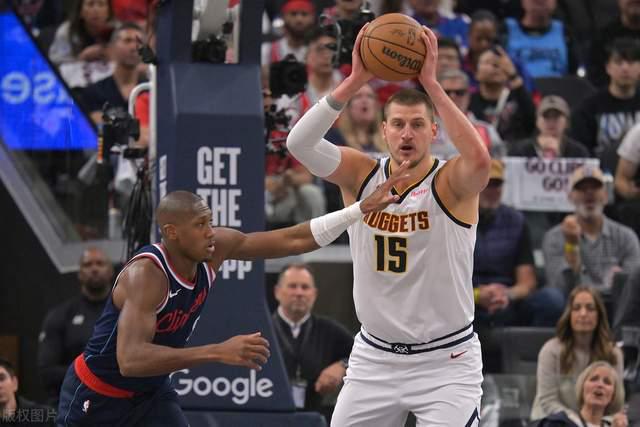 NBA季后赛G4快船vs掘金：约基奇压哨三分 半场冲突多人技犯