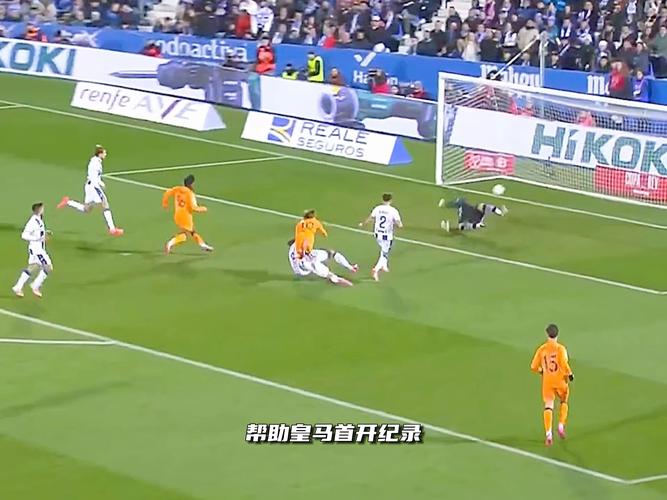 巴萨3-2绝杀皇马夺国王杯 孔德加时贴地斩魔笛失误送助攻