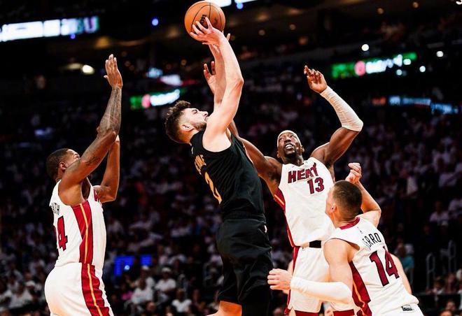 NBA季后赛G3前瞻：热火主场迎战骑士，黑八奇迹难再现？