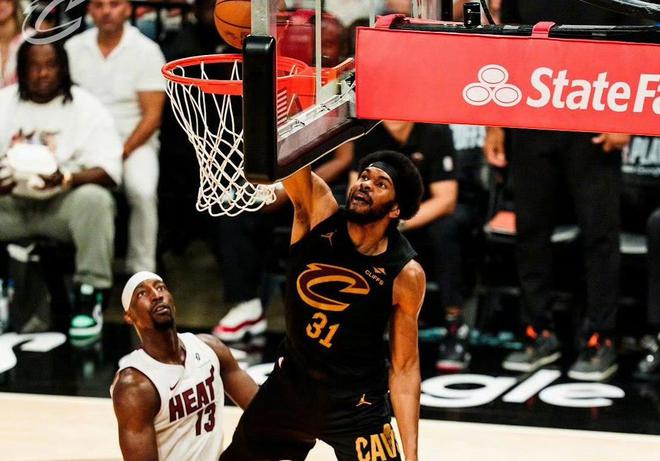 NBA季后赛G3前瞻：热火主场迎战骑士，黑八奇迹难再现？
