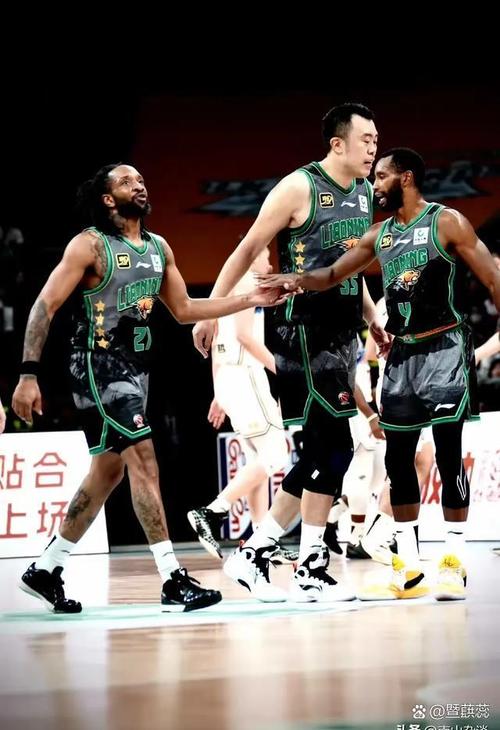 辽宁队半决赛惨败广厦，四大国手零分表现遭洋哨严格执法