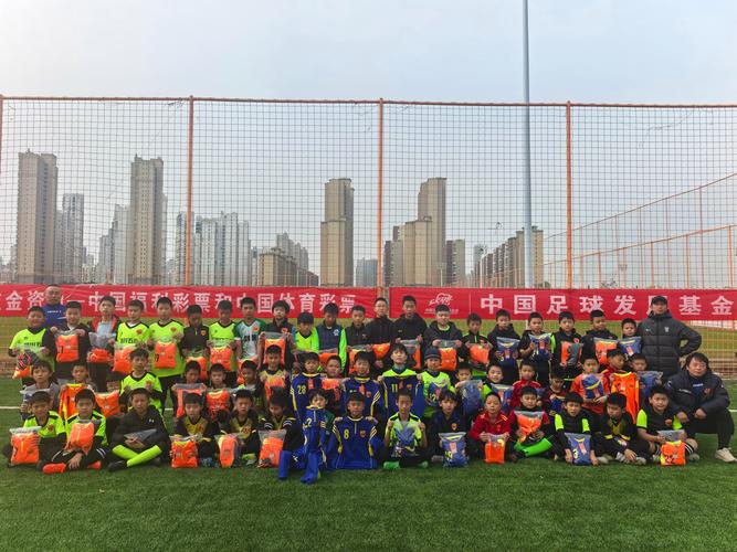 黄陂盘龙城足球训练场：8块标准足球场规模武汉第一，百年企业梦想见证
