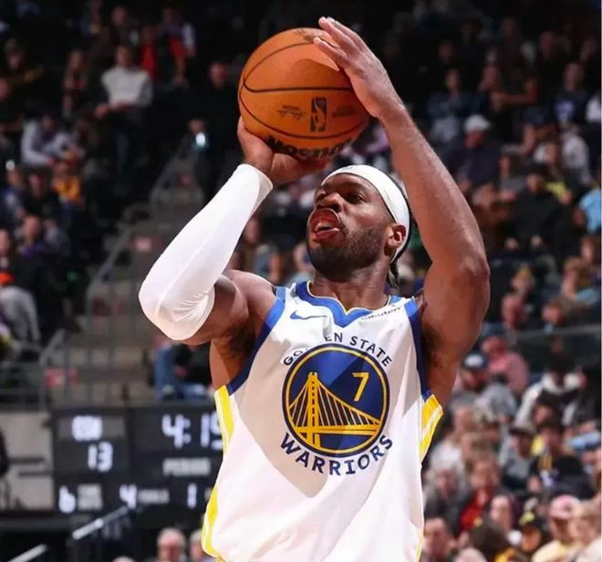NBA季后赛西部首轮G3勇士104-93胜火箭 库里36+7+9带队逆转