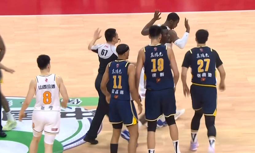 中国U19男篮五连胜！陈家政爆发成广东男篮第三核心