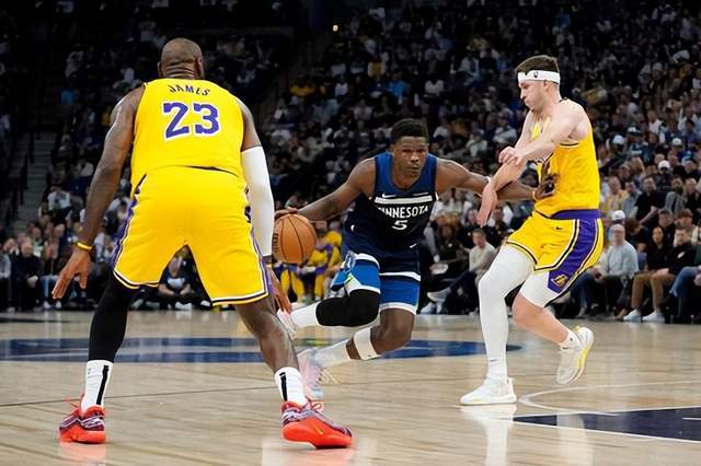NBA 季后赛今日激战 4 场，西部多组对决形势及比分详情