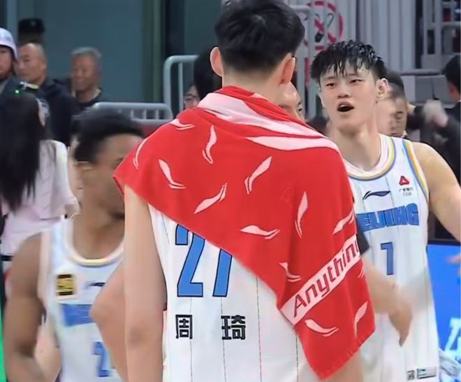 CBA 季后赛半决赛：北京客场胜山西，陈盈骏关键发挥周琦带伤作战