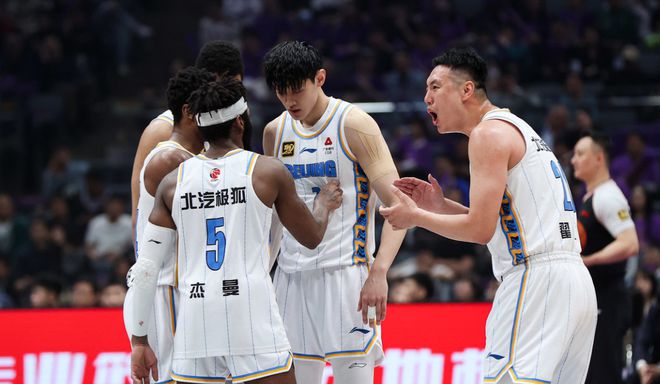 马布里时期北京男篮夺冠历程回顾，季后赛周琦复出助力取胜