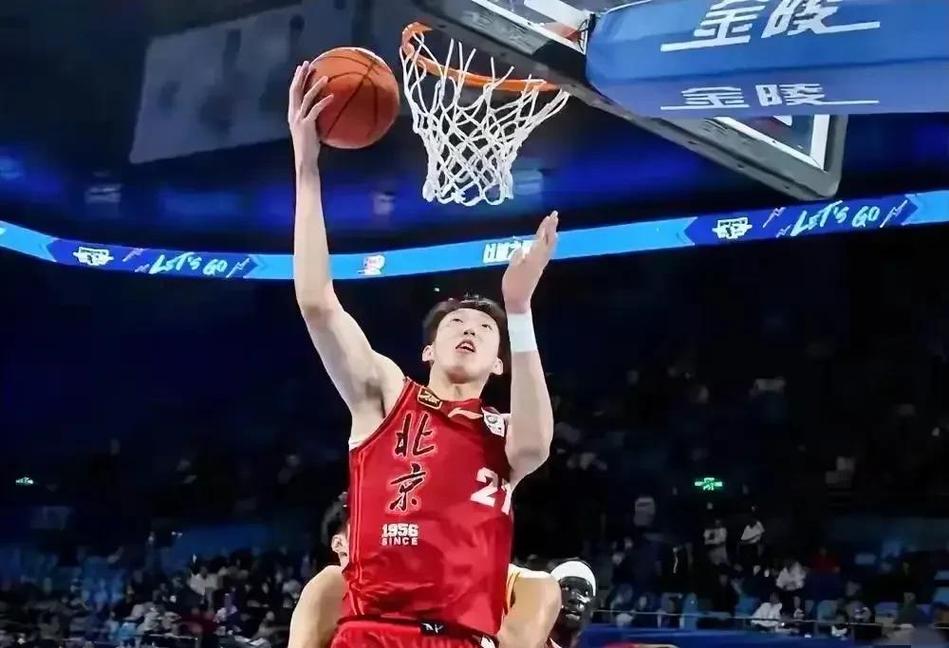 马布里时期北京男篮夺冠历程回顾，季后赛周琦复出助力取胜