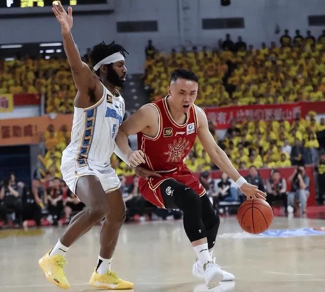 CBA 季后赛半决赛 G1：山西 94 - 102 负北京，末节成败关键