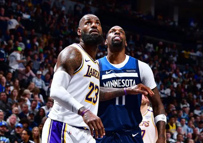 4月28日NBA季后赛首轮G4：湖人末节惜败森林狼大比分1-3落后